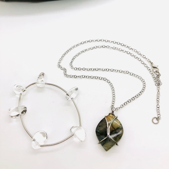 Vintage labradorite pendant necklace & Quartz Bracelet - Picture 7 of 15